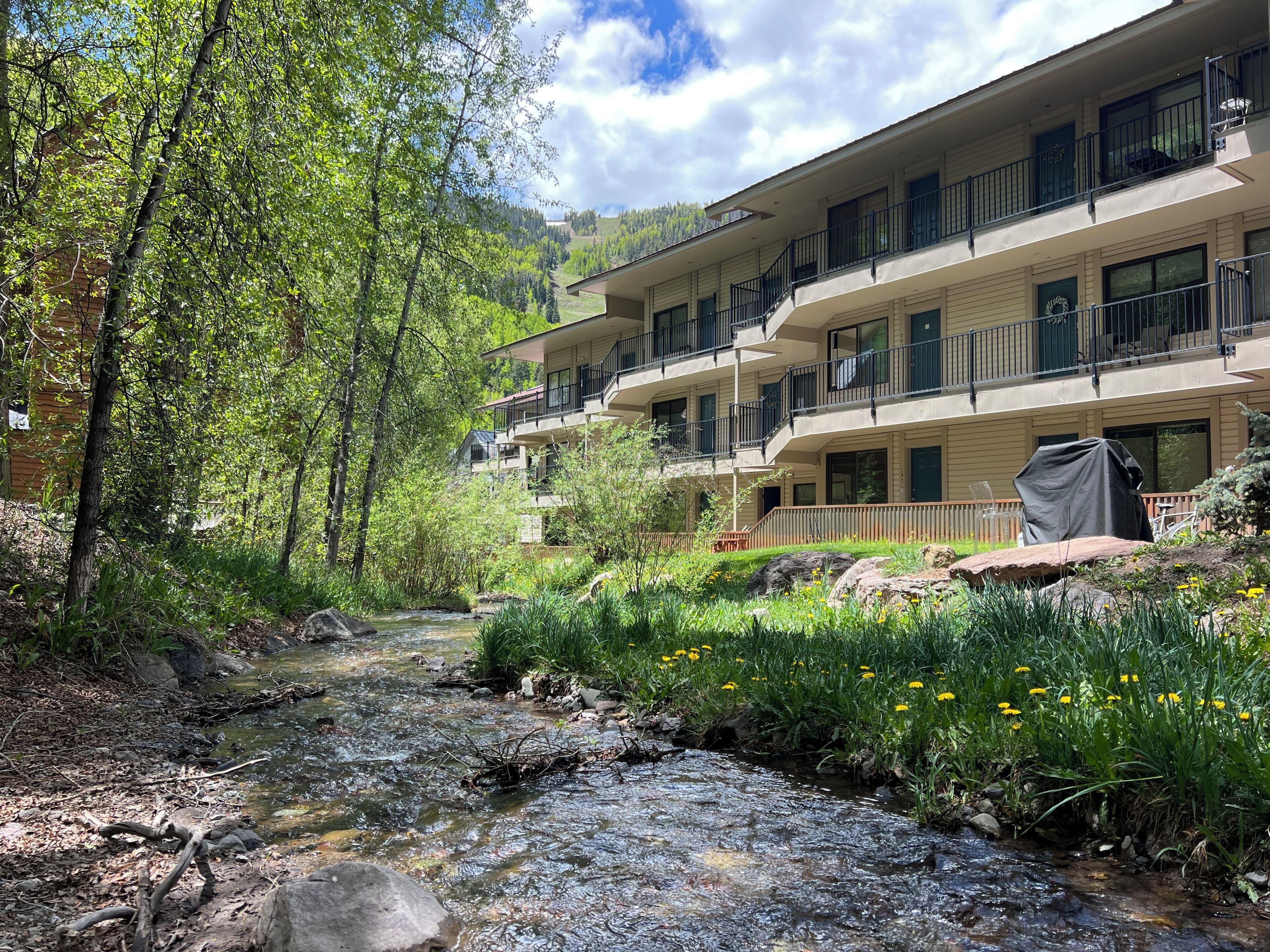 Boomerang Village. Located in town on the tranquil, relaxing Cornet Creek.