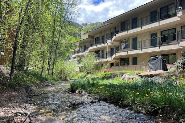 Boomerang Village. Located in town on the tranquil, relaxing Cornet Creek.