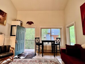 Smart TV, DVD player, books