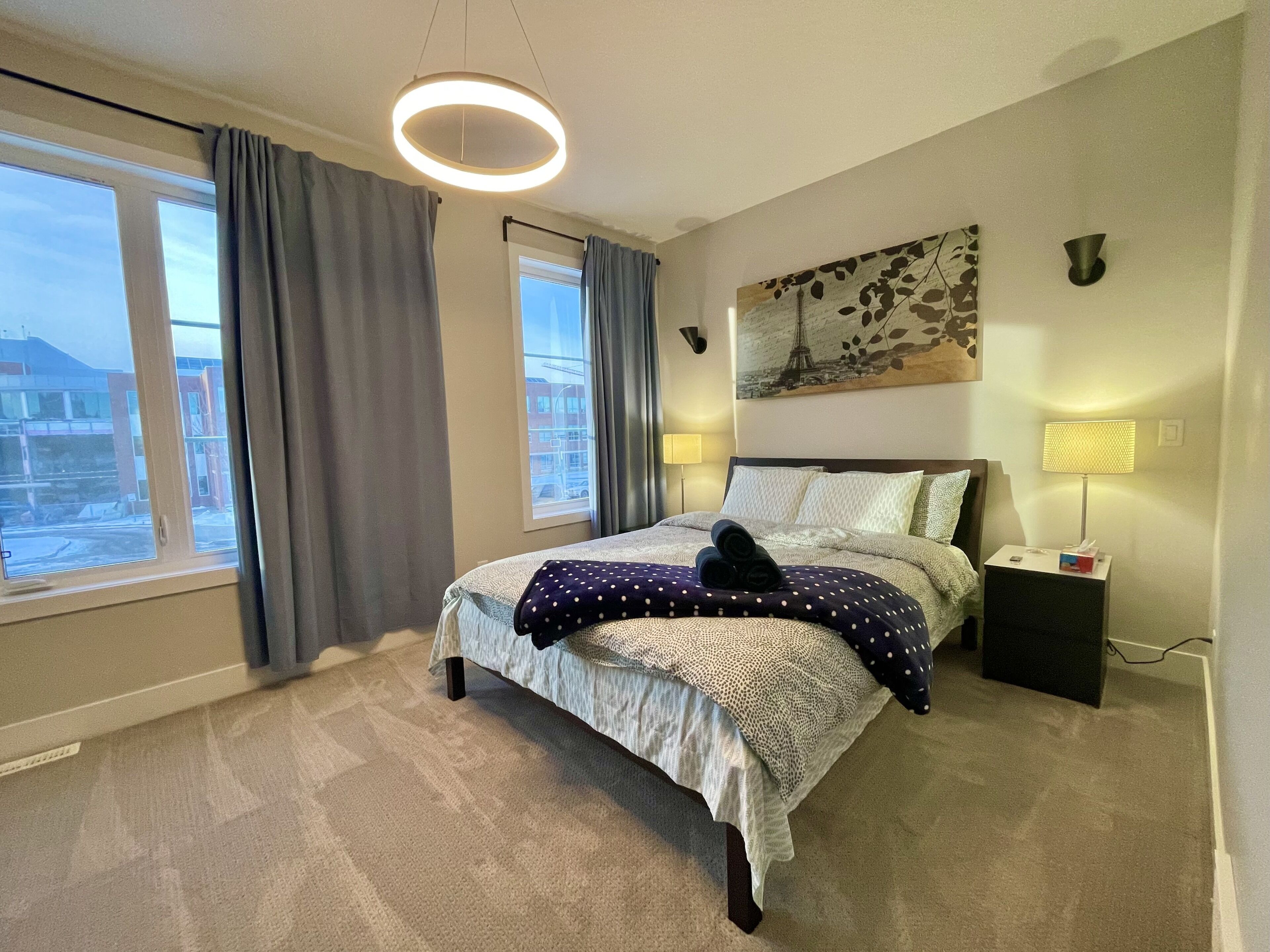 3 soverom, skrivebord, strykejern/-brett og wi-fi (inkludert)