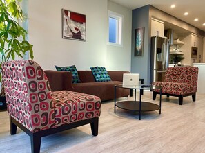 Smart-tv, een open haard, Netflix en streamingdiensten