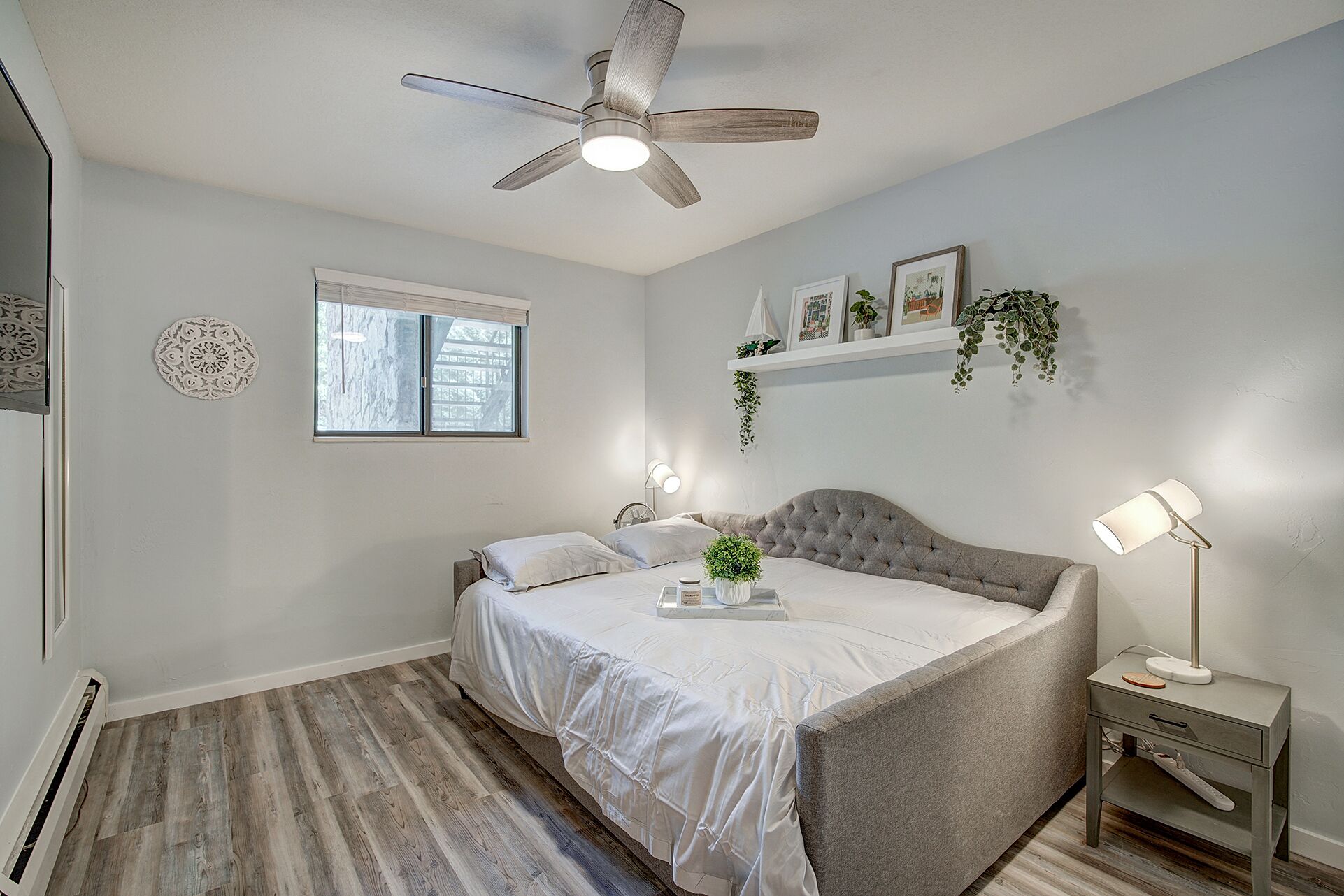 2 bedrooms, travel crib, free WiFi, bed sheets