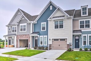 Exterior - 4 Mi to Bethany Beach: Townhome w/ Screened Porch (Millville)