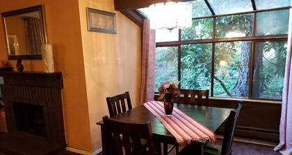 Lovely One Bedroom Condo with Indoor Fireplace