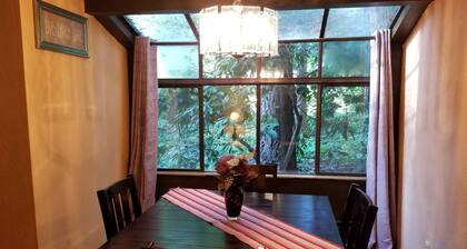 Lovely One Bedroom Condo with Indoor Fireplace