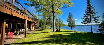 Private Lakefront Stay with Beautiful Sunset Views, Kayaks, & Kid’s Area
