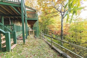 Property grounds - Family-Friendly, Private 2 Acres with Stunning Views (Topton)