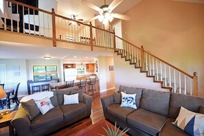 Smart TV, fireplace, books, video library - Family-Friendly, Private 2 Acres with Stunning Views (Topton)