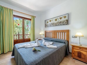 4 chambres, bureau, fer et planche à repasser, Internet gratuit