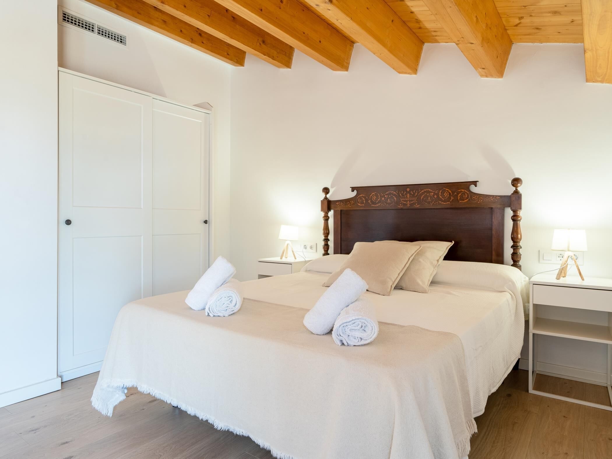 2 室のベッドルーム、アイロン / アイロン台、インターネット、ベッドシーツ