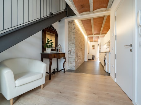 Interior. Spectacular views of the Montblanc wall
