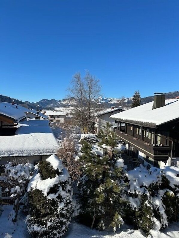 Property grounds - Apartment approx. 50 sqm with balcony (Reit im Winkl)