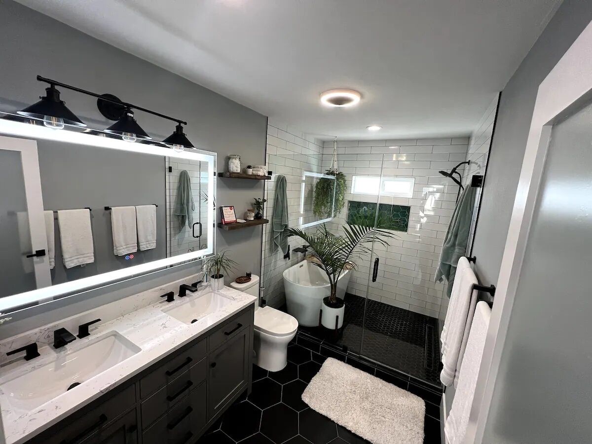 NEWLY Renovated 2 BR | 1 BA Havenscourt Home