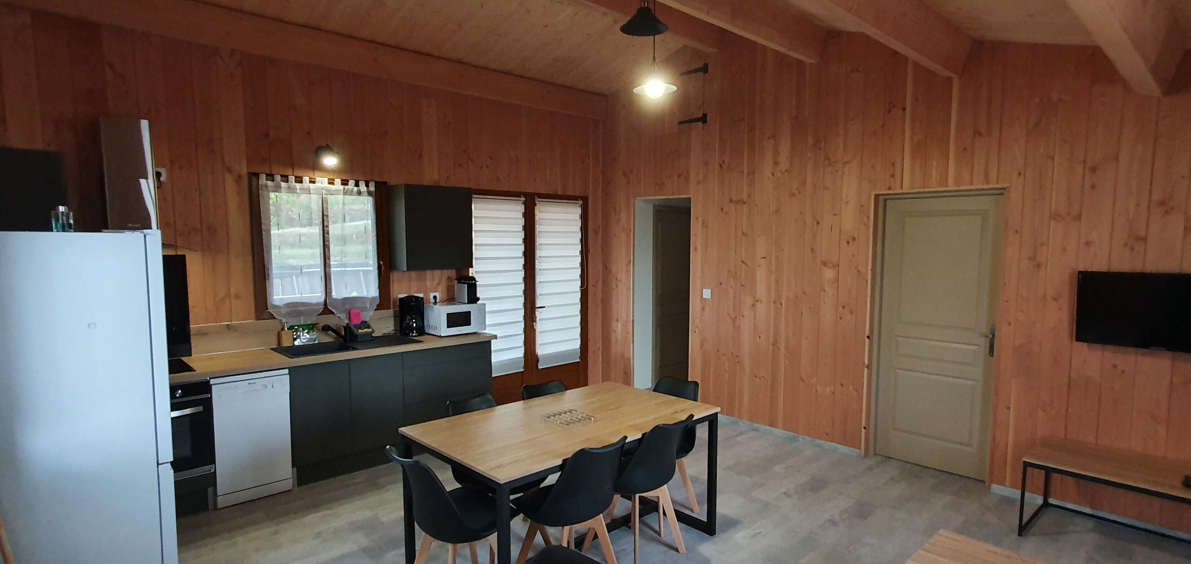 冰箱、微波炉、烤箱、炉灶