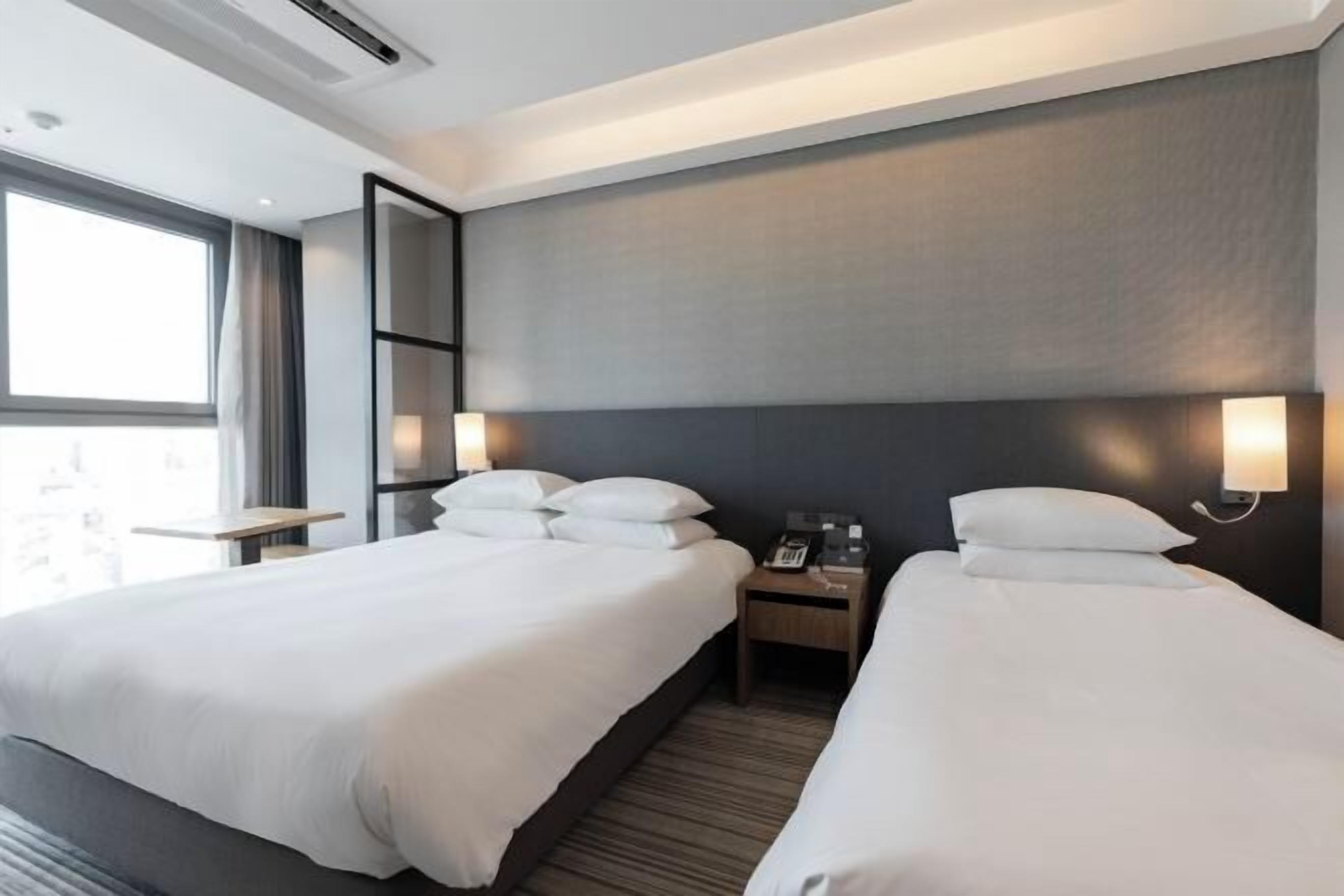 In-room safe, individually decorated, individually furnished, desk