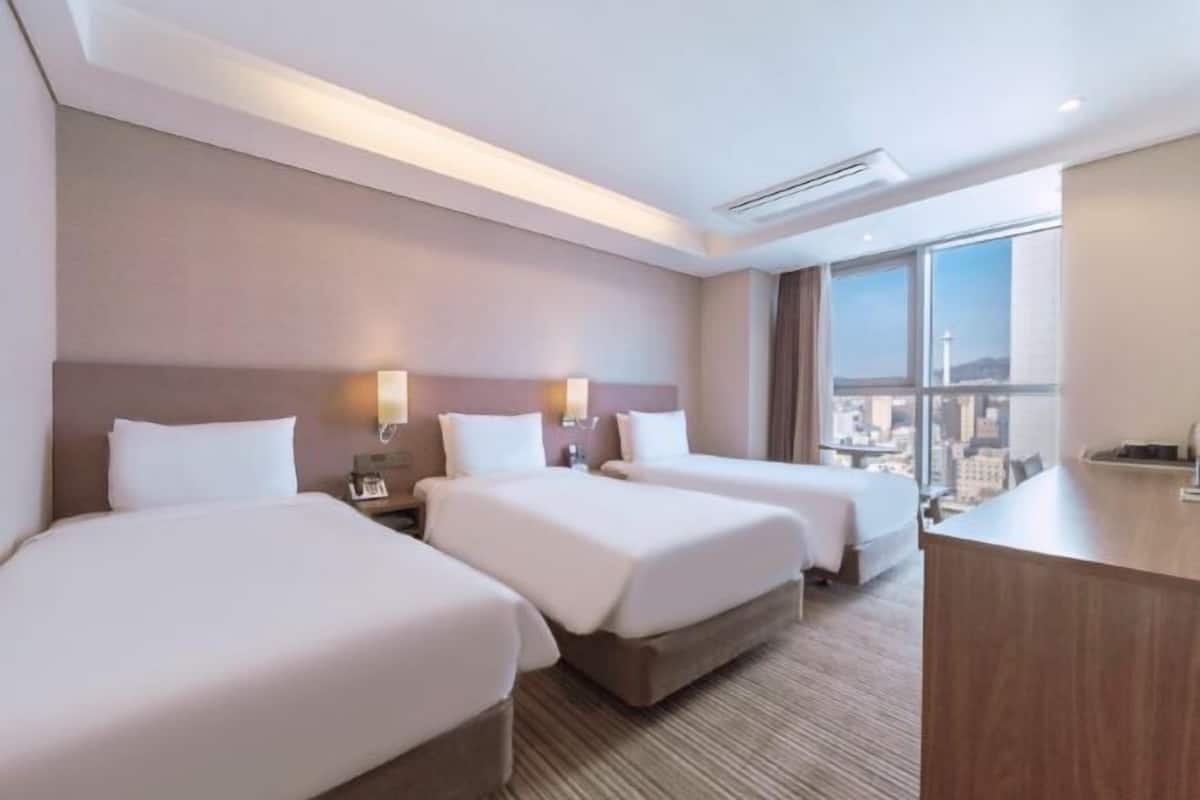 1 bedroom, in-room safe, individually decorated, individually furnished