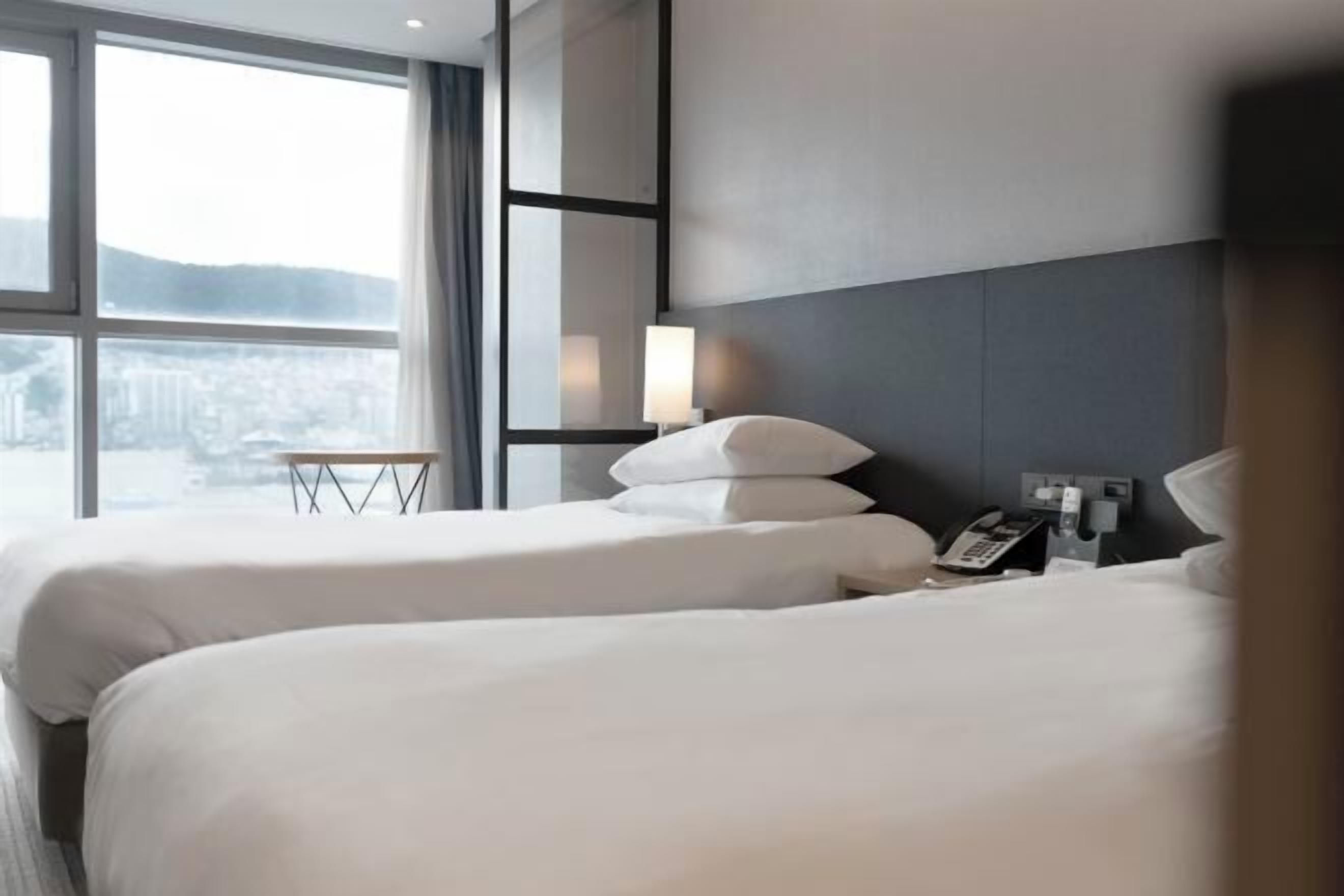 In-room safe, individually decorated, individually furnished, desk