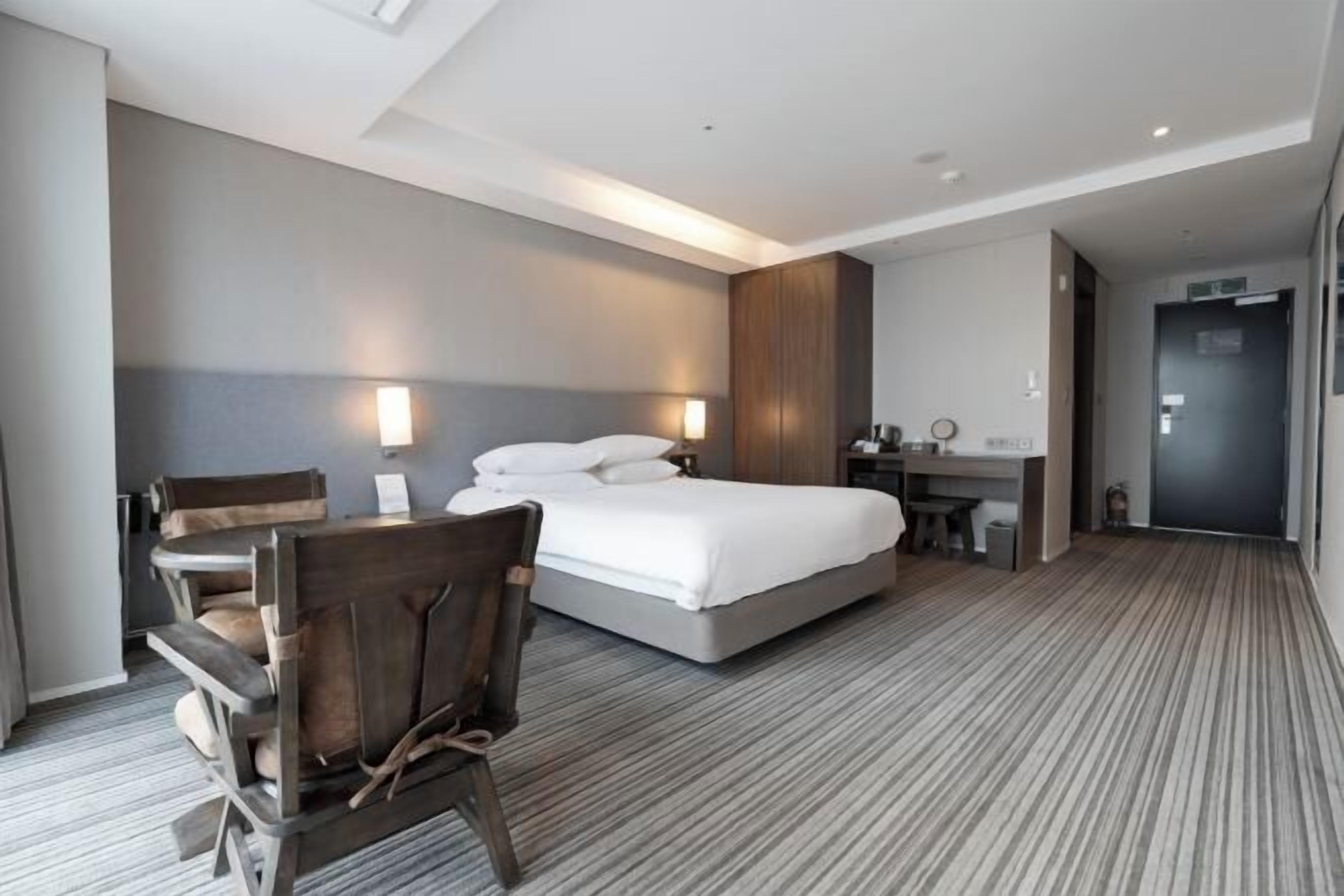 In-room safe, individually decorated, individually furnished, desk