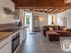 Réfrigérateur, micro-ondes, four, lave-vaisselle