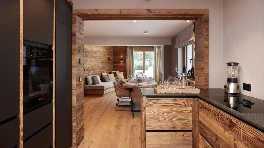 Hahnenkamm Suite Deluxe Ski-In Ski-Out