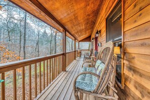 Property grounds - CEDAR KNOB - 2 bdrm/2 bath, screened patio, wood fireplace (Townsend)