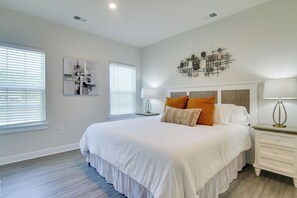 3 habitaciones, tabla de planchar con plancha, internet y ropa de cama 