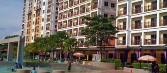 OYO HOME 90301 Suria Service Apartments @ Bukit Merak Laketown Resort