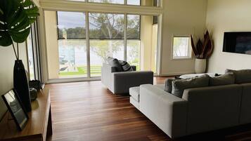 Smart TV, offices