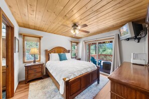 2 bedrooms, free WiFi, bed sheets - Mountain View: Gorgeous Views, AC, Jacuzzi bathtub! (Idyllwild)