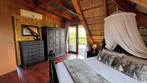 3 bedrooms, desk, free WiFi, bed sheets