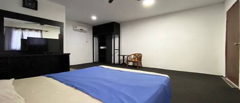 Deluxe Room | Free WiFi, bed sheets