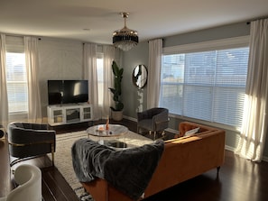 TV, stereo - New, Spacious and Modern 3 Bedroom (Columbia)