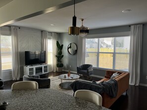 Fernseher, Stereoanlage