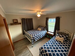 3 bedrooms, iron/ironing board, free WiFi, bed sheets