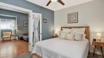 2 dormitoris, escriptori i planxa i posts de planxar