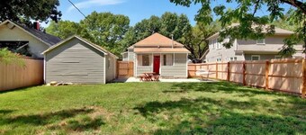 Rustic Retreat - Cute and Cozy! Centrally Located