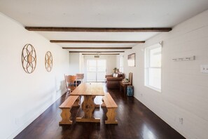 Interior - Watauga River Cottage in Johnson City, TN! (Johnson City)