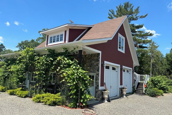 We are a pet friendly rental, fully equipped apartment on 2nd floor