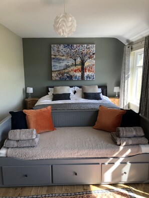 4 bedrooms, iron/ironing board, travel crib, free WiFi