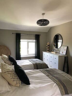 4 Schlafzimmer, Bügeleisen/Bügelbrett, Reisekinderbett, kostenloses WLAN
