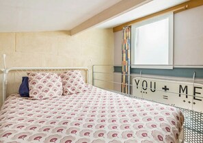 1 chambre, fer et planche à repasser, Wi-Fi gratuit, draps fournis