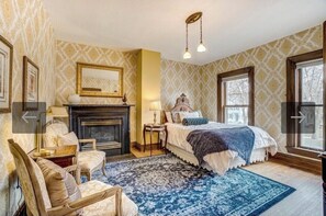 7 Schlafzimmer, Schreibtisch, Bügeleisen/Bügelbrett, Reisekinderbett