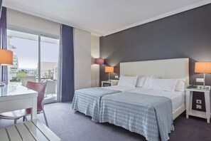 Standard Room | Down comforters, minibar, in-room safe, desk - Hotel Balneario Playa de Coma-Ruga (El Vendrell)