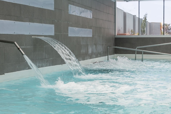 Sauna, steam room, mud baths, hot stone massages, massages