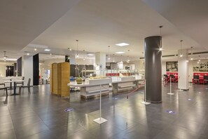 Free daily buffet breakfast  - Hotel Balneario Playa de Coma-Ruga (El Vendrell)