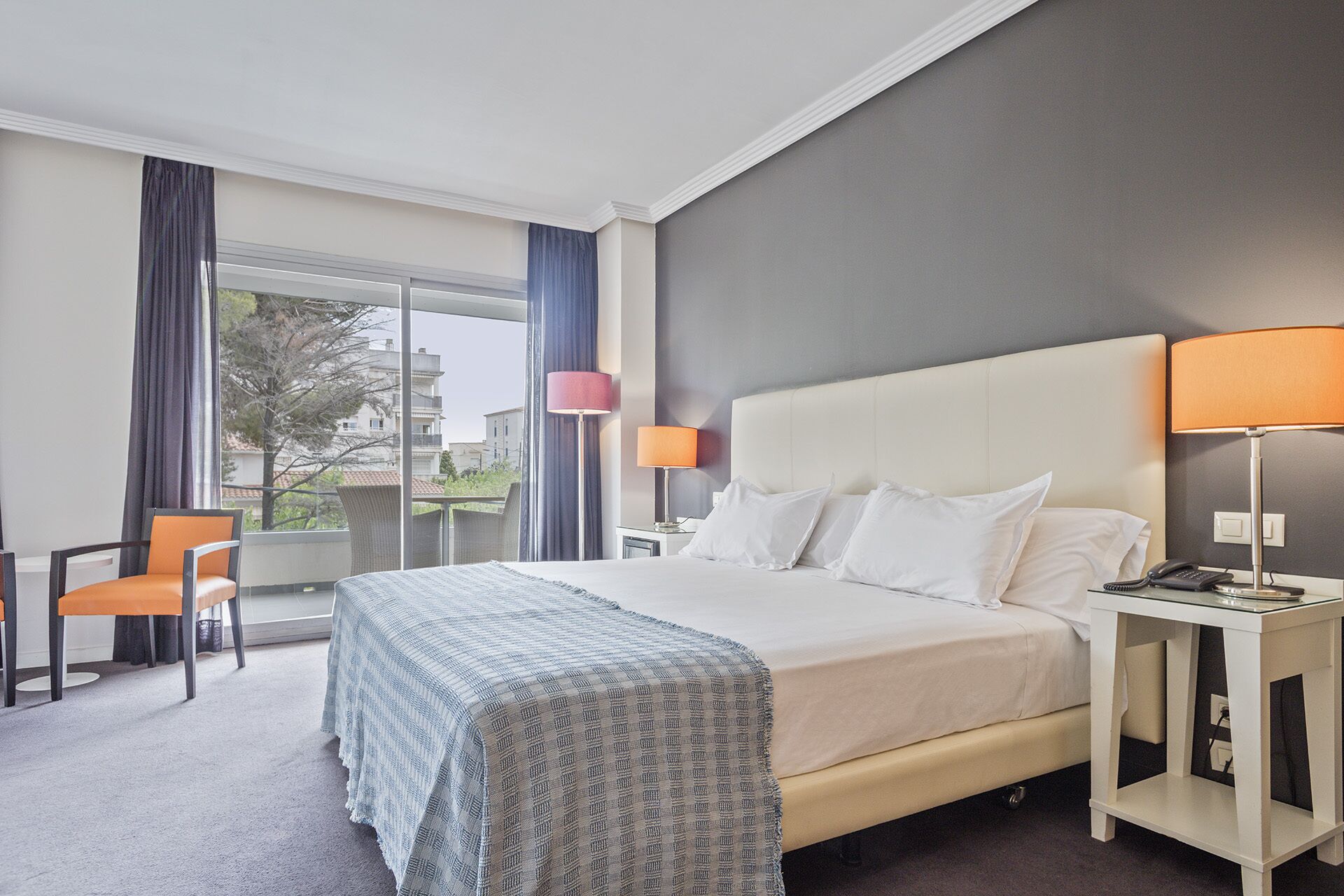 standard room | 1 bedroom, down duvets, minibar, in-room safe