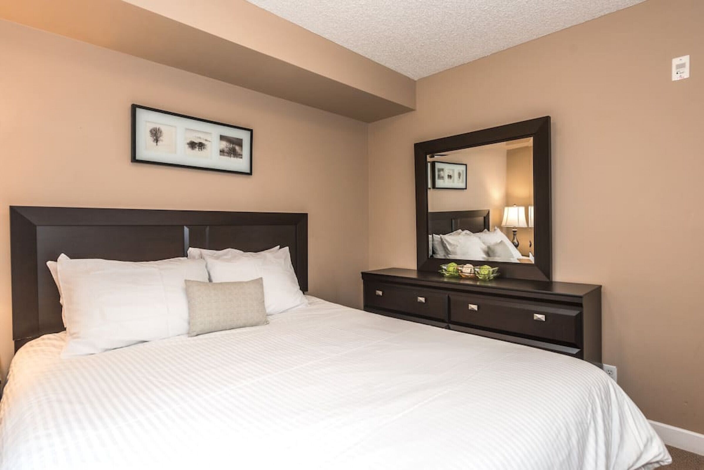 3 Schlafzimmer, Schreibtisch, Bügeleisen/Bügelbrett, kostenloses WLAN