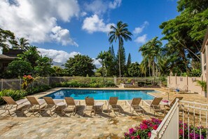 Piscina all'aperto, una piscina riscaldata