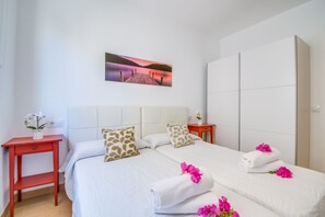 5 bedrooms, iron/ironing board, free WiFi, bed sheets - Bosset Platja House close to Can Picafort Beach (Can Picafort)