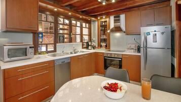 Fridge, microwave, oven, stovetop